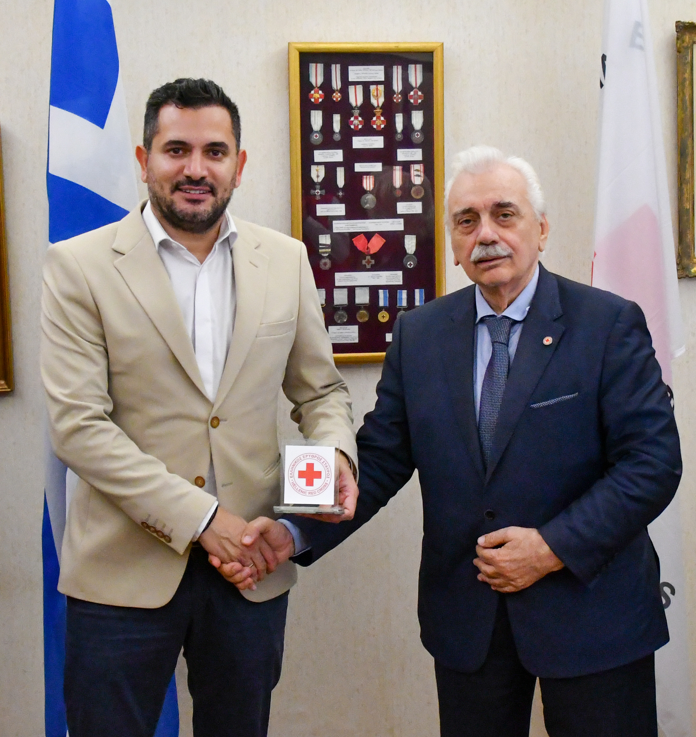 Μνημόνιο συνεργασίας Δήμου Αγίων Αναργύρων – Καματερού με τον Ελληνικό Ερυθρό Σταυρό